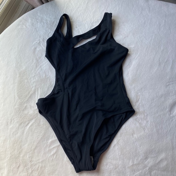 New! AllSisters Andromedae Swimsuit Black Cut-out One Piece 19740 - Picture 10 of 15